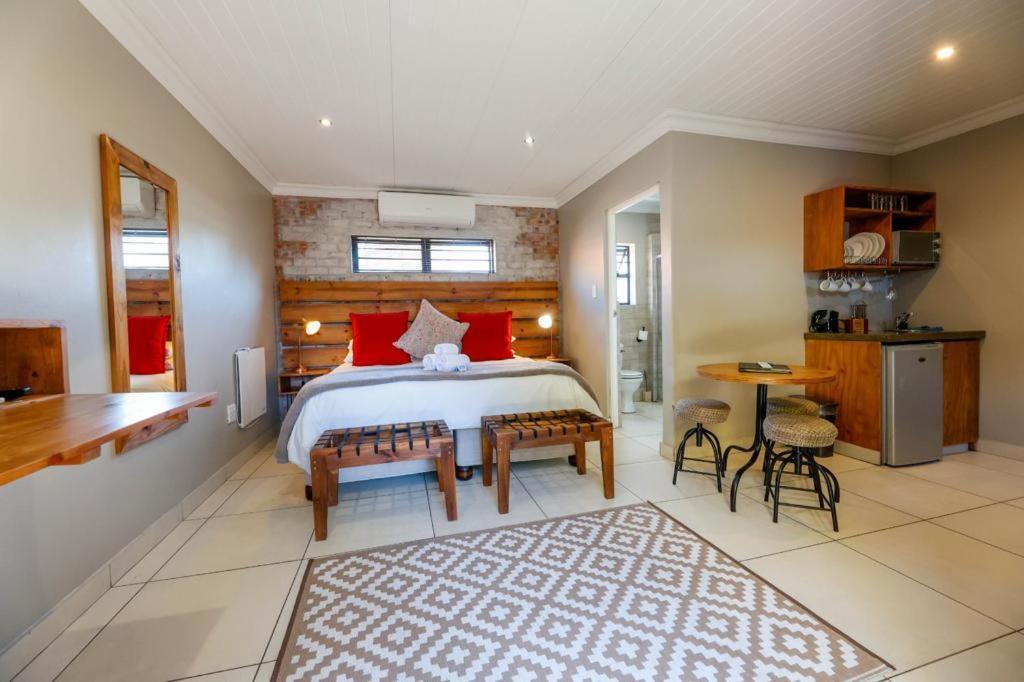 Touching Senses Garden Cottages Bloemfontein Bagian luar foto
