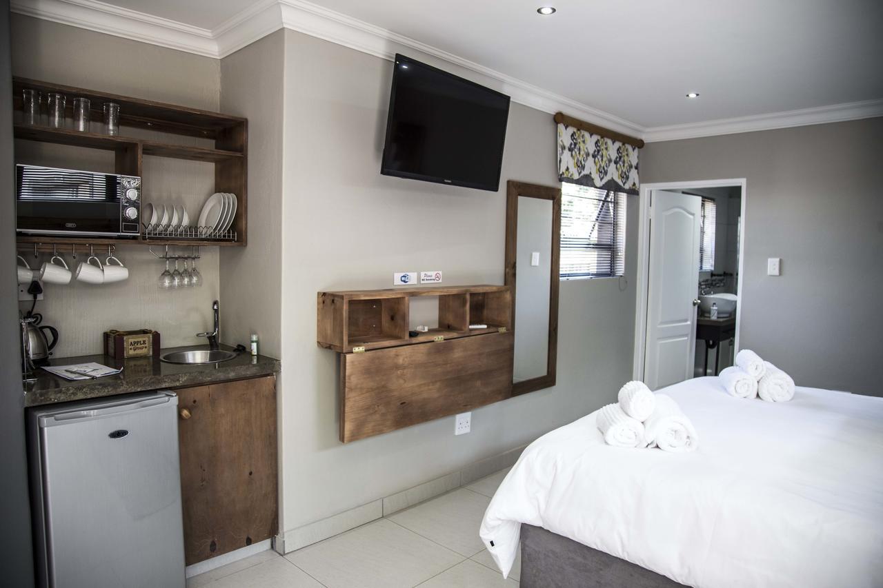 Touching Senses Garden Cottages Bloemfontein Bagian luar foto