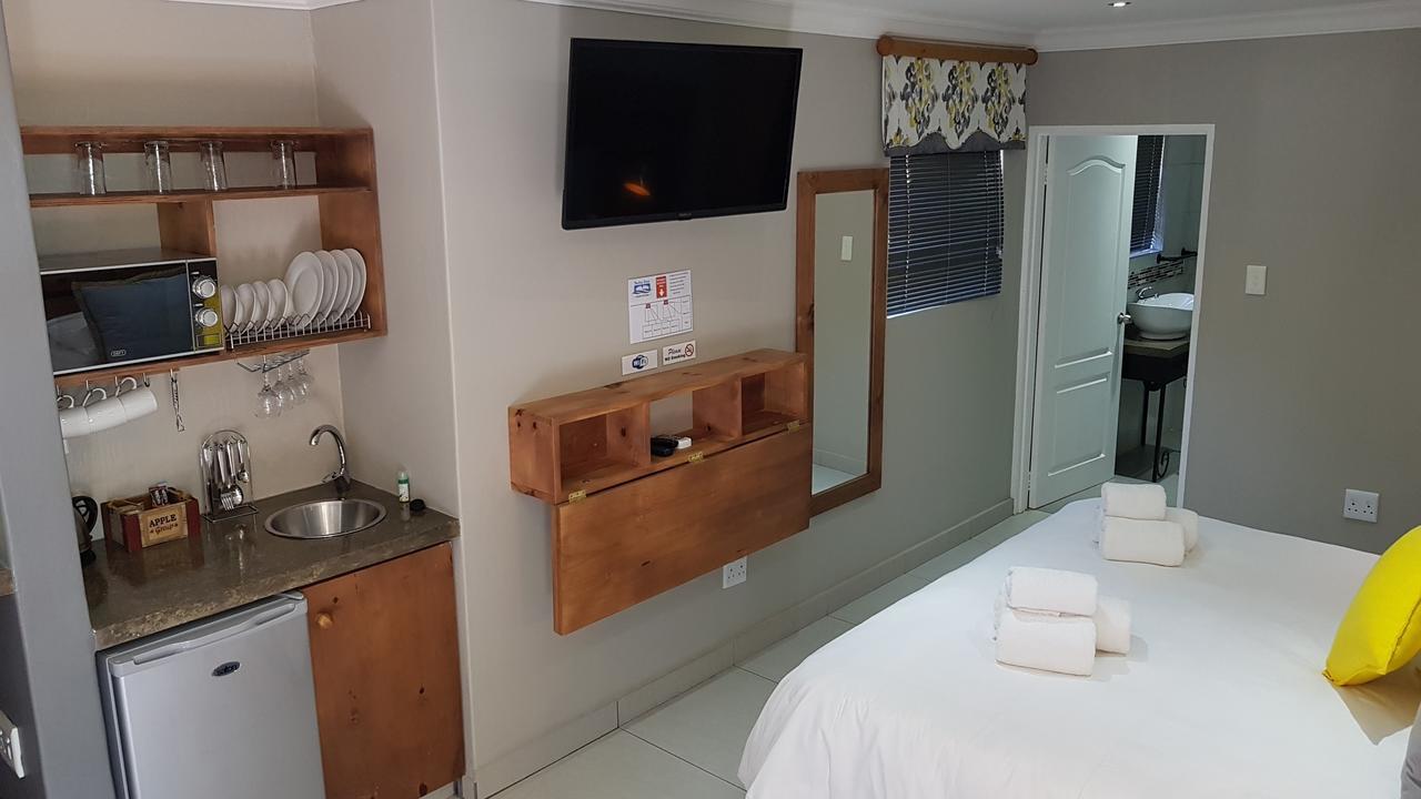 Touching Senses Garden Cottages Bloemfontein Bagian luar foto