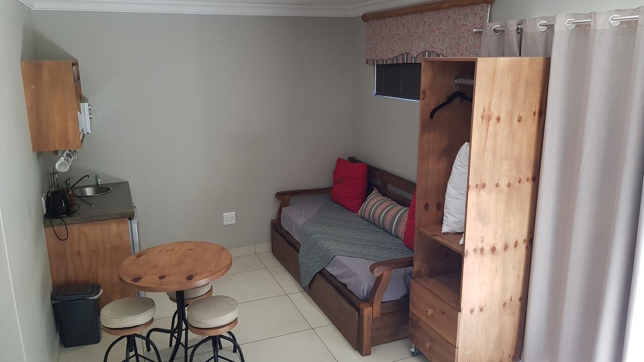 Touching Senses Garden Cottages Bloemfontein Bagian luar foto